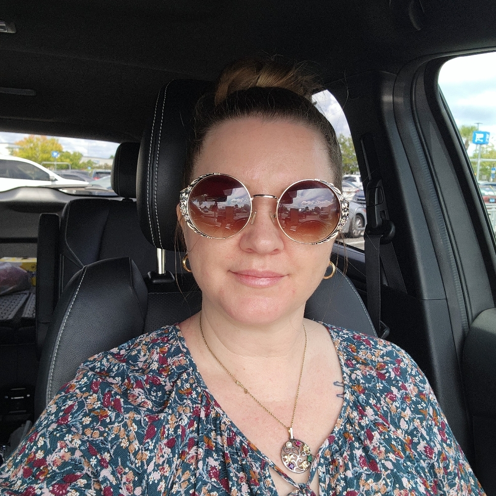 Meet your Posher, Melissa